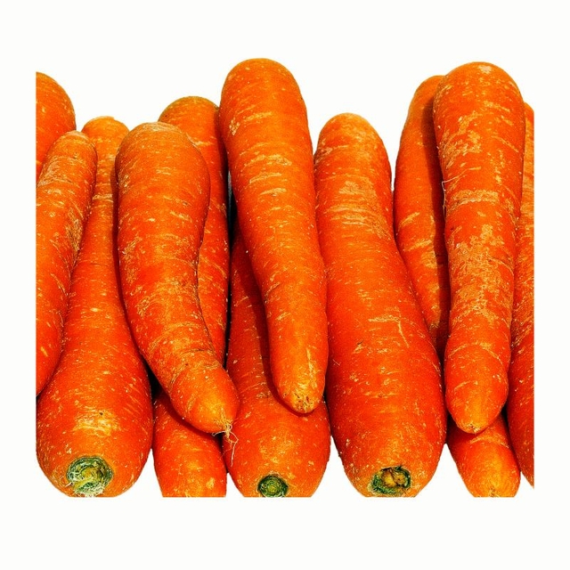 https://cdn.ratnamanieshop.com/public/product-images/carrot_1757416849558.jpg